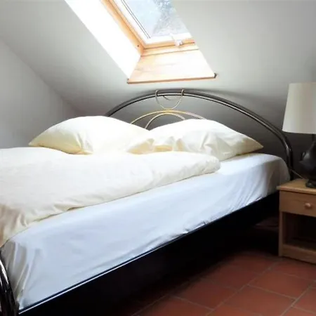 Altes Lotsenhaus Apartment Thiessow